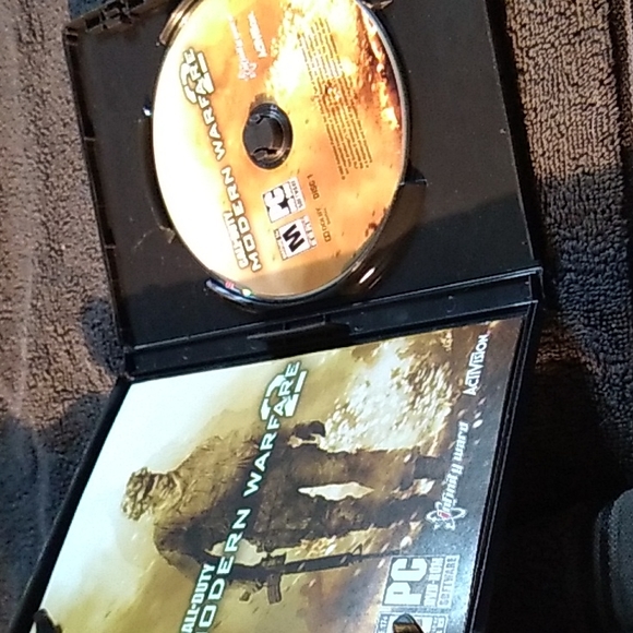 Call of duty 2 modern warfare video game - Picture 2 of 4